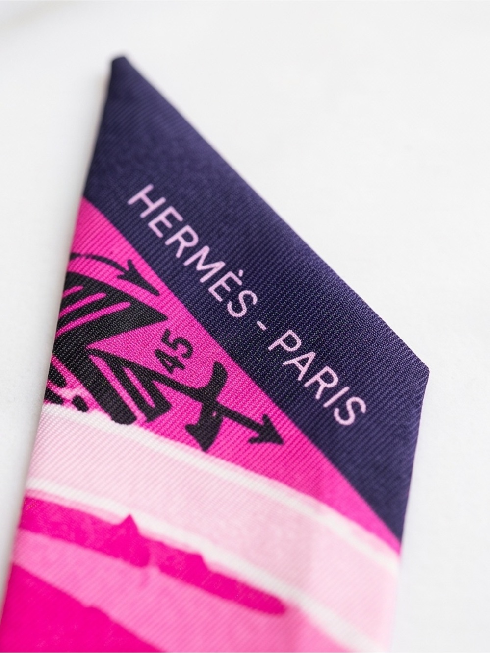 Hermès Pink & Purple Silk Twilly Scarf - Picture 5 of 11